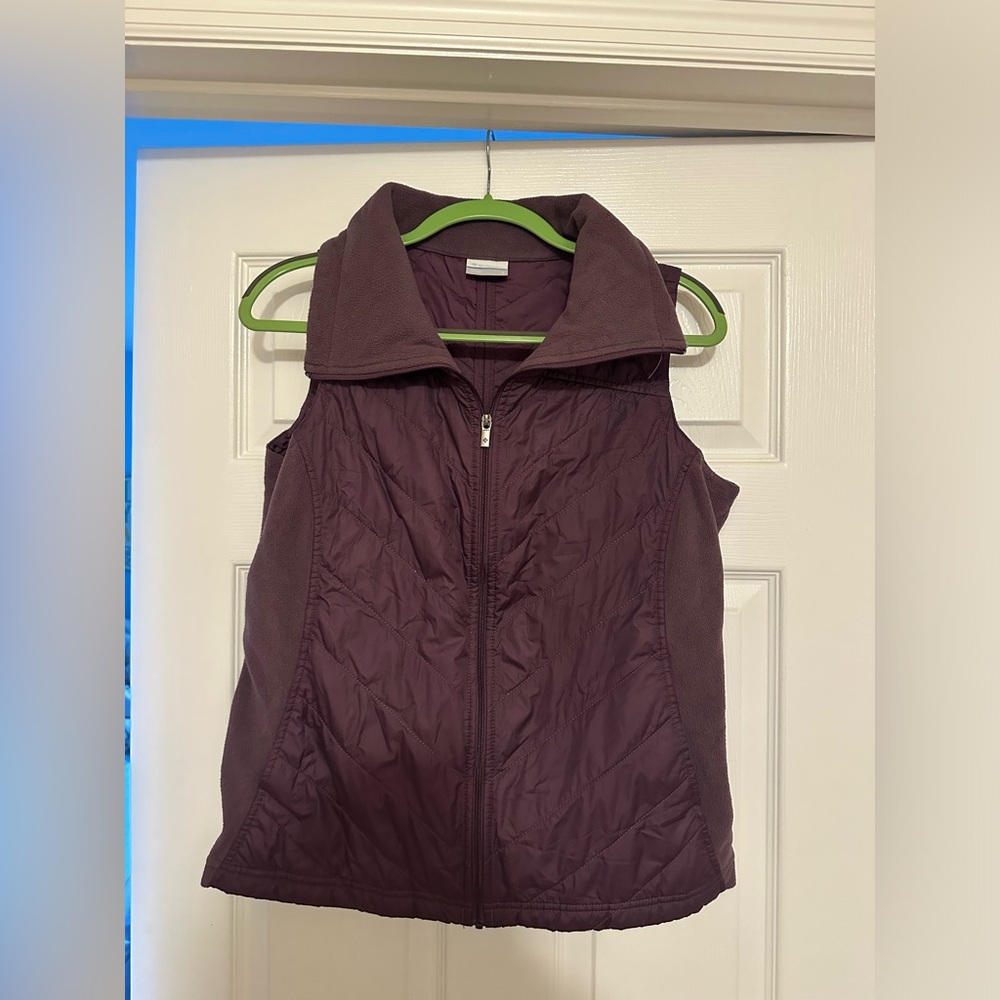 Columbia Purple Quilted Vest Water-Resistant Sporty Design